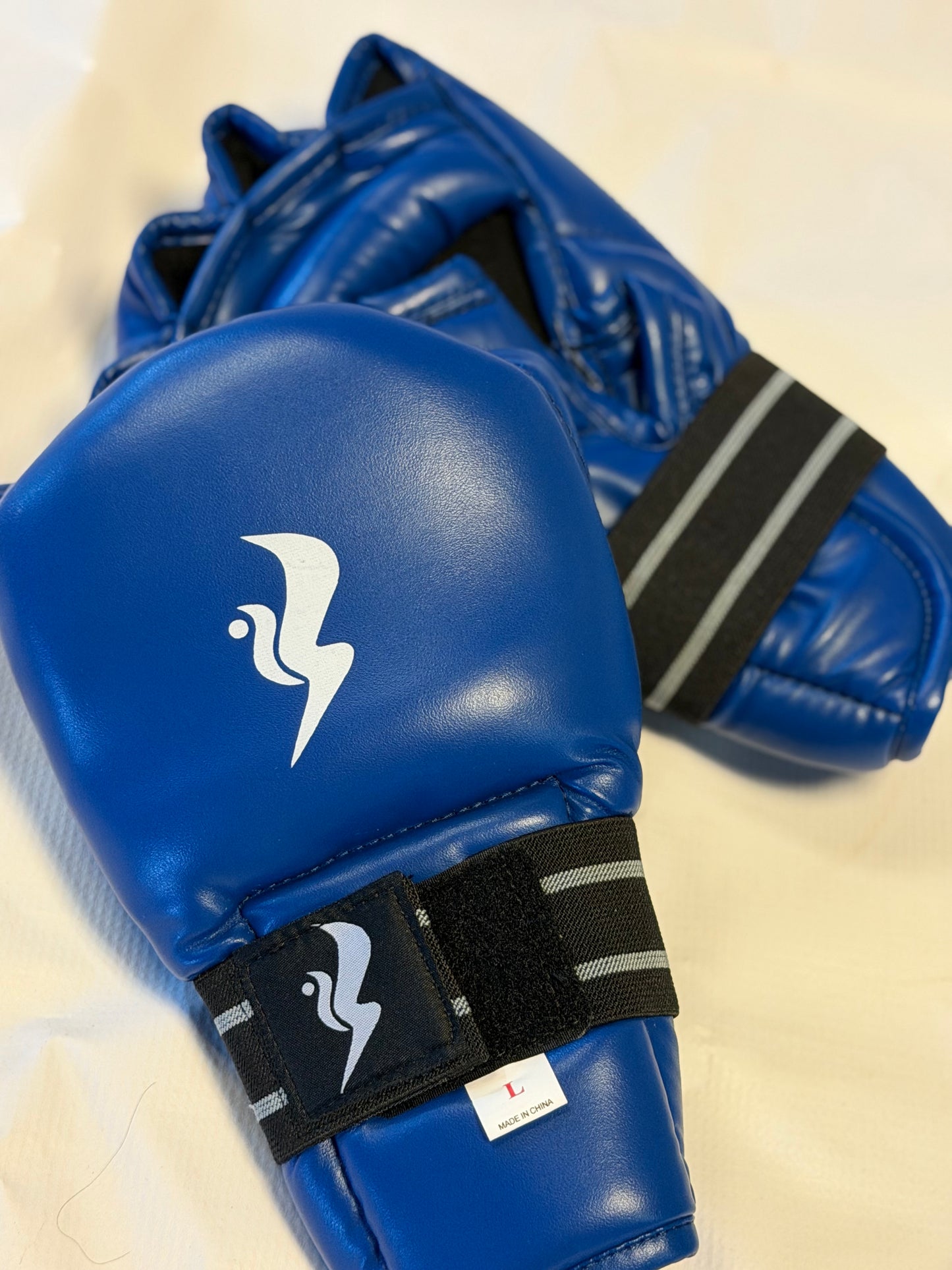 GUANTES HIT STATUS